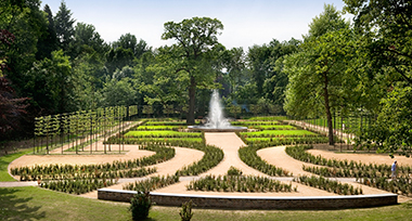 Mooie tuin in de buurt van Fletcher Hotel-Restaurant Kasteel Erenstein